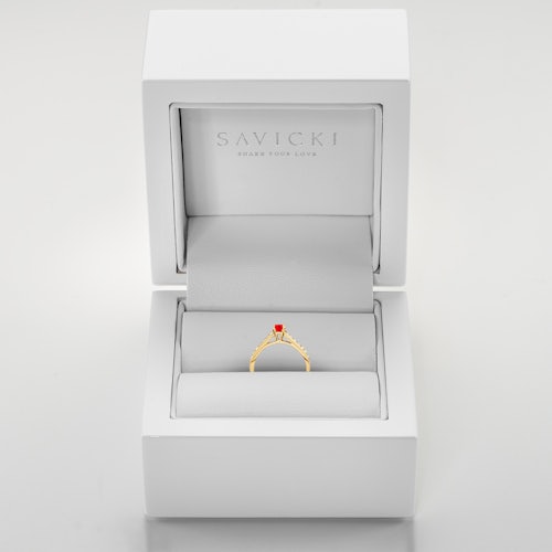 Pierścionek Red Passion: złoty, rubin